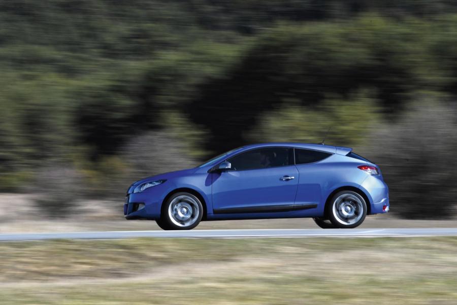  Renault Megane Coupe GT 2011 года  (фото 5 из 13)